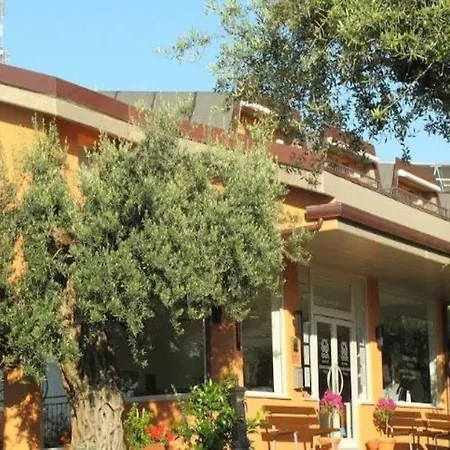 Europe Garden Village 锡尔维玛丽娜